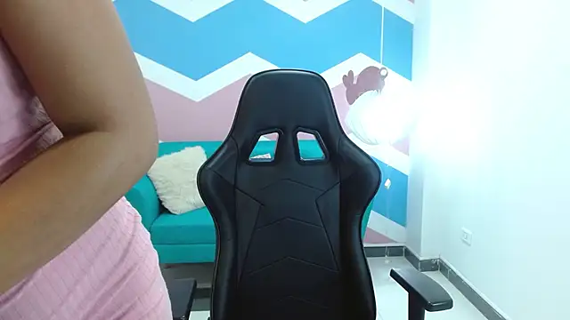 miss honey01 online show from 22, 2, 2025