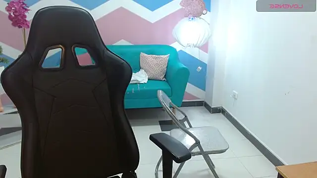 miss honey01 online show from 12, 3, 2025