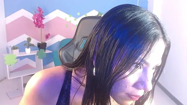 miss honey01 online show from 18, 3, 2025