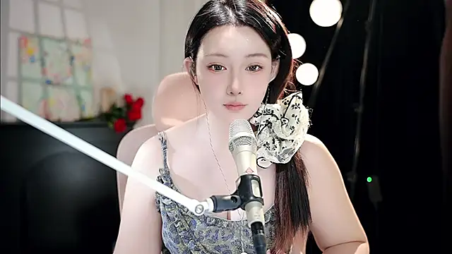 Dou-Dou-er online show from 19, 9, 2025