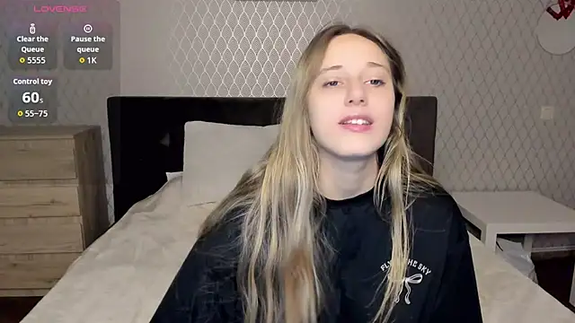 blondyriss online show from 8, 10, 2025