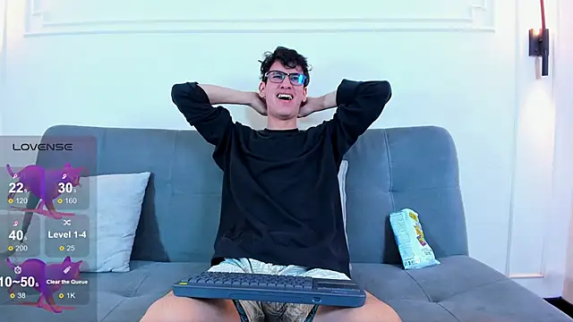 Snapshot of Cum_hunters chatting on 5, 3, 2026 Cum hunters online show from 5, 3, 2026