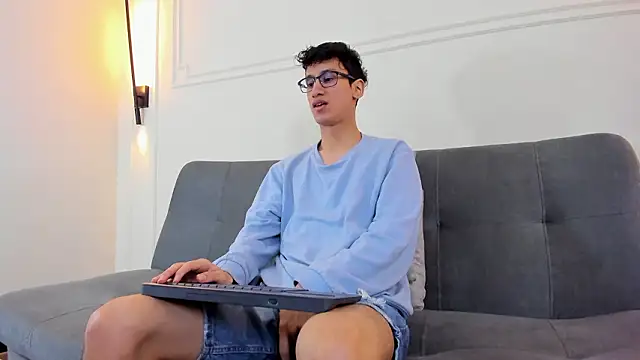 Snapshot of Cum_hunters chatting on 21, 3, 2026 Cum hunters online show from 21, 3, 2026