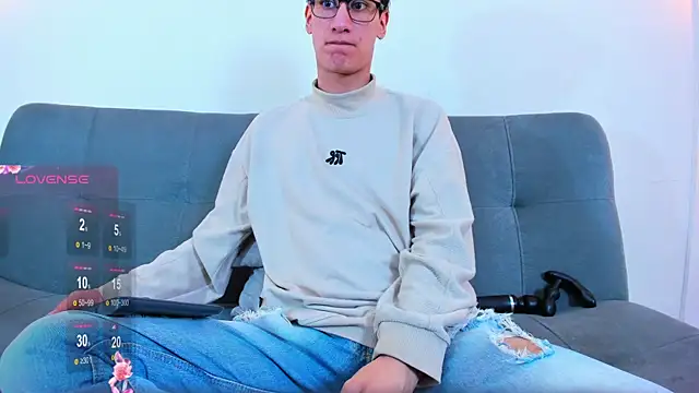 Snapshot of Cum_hunters chatting on 2, 4, 2026 Cum hunters online show from 2, 4, 2026