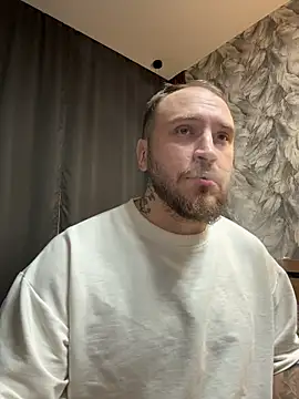 Snapshot of _XxX-XxX_ chatting on 7, 11, 2025 XxX-XxX online show from 7, 11, 2025