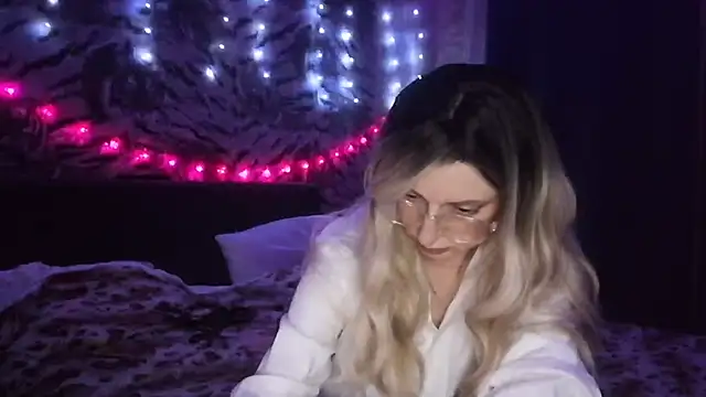 LilianaStrey online show from 16, 1, 2025