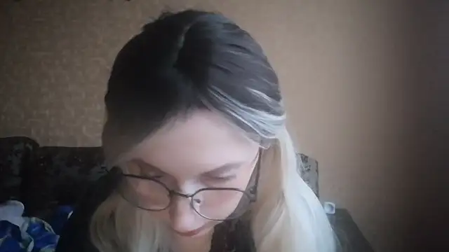 LilianaStrey online show from 24, 1, 2025