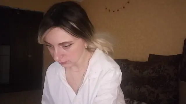 LilianaStrey online show from 28, 1, 2025