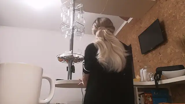 LilianaStrey online show from 29, 1, 2025