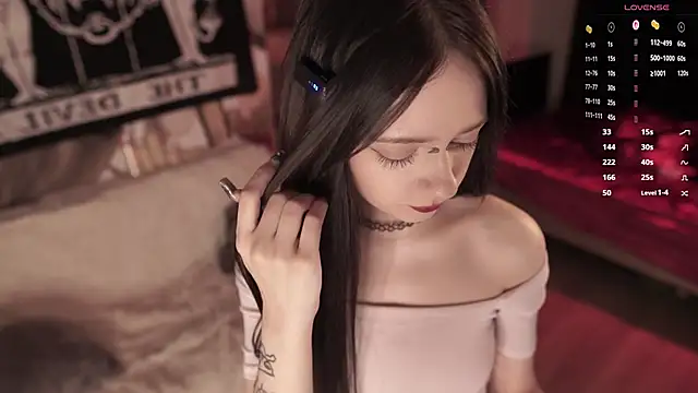 Snapshot of miuri_miy chatting on 13, 11, 2025 miuri miy online show from 13, 11, 2025