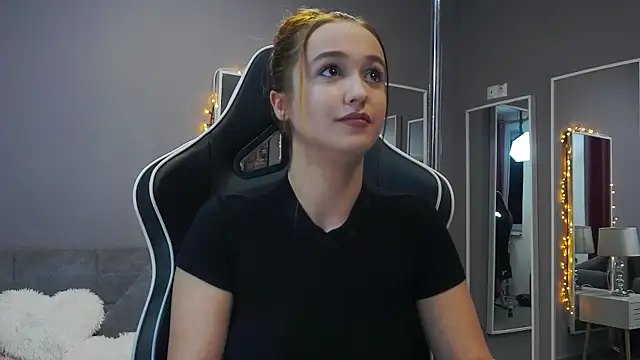 Snapshot of Eva_Lovvia_ chatting on 22, 1, 2025 Eva Lovvia  online show from 22, 1, 2025