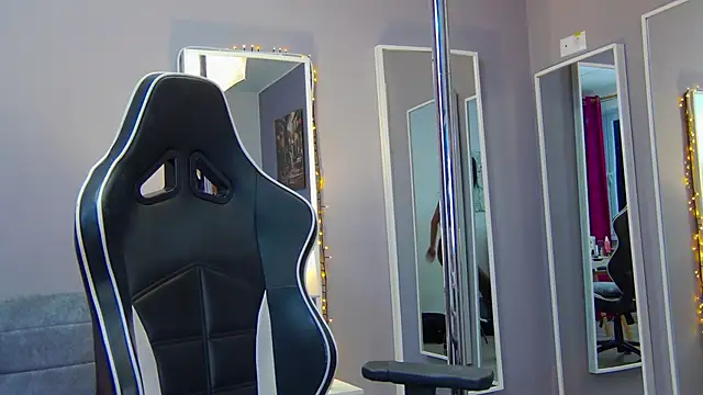 Snapshot of Eva_Lovvia_ chatting on 20, 2, 2025 Eva Lovvia  online show from 20, 2, 2025