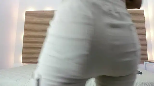 Snapshot of LucyCanel chatting on 27, 2, 2025 LucyCanel online show from 27, 2, 2025