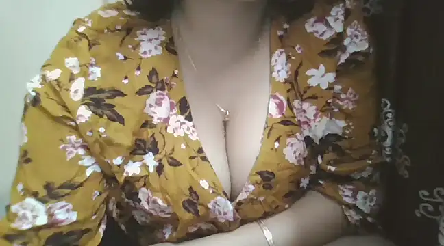 Snapshot of Lovely_Sreya chatting on 17, 2, 2025 Lovely Sreya online show from 17, 2, 2025