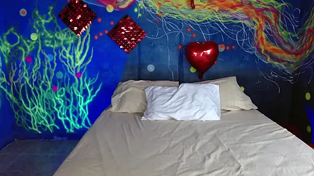 lucie petite online show from 24, 9, 2025