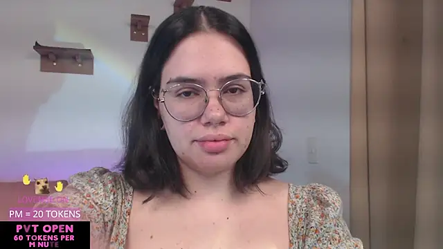 Snapshot of crystalll_room chatting on 10, 5, 2026 crystalll room online show from 10, 5, 2026