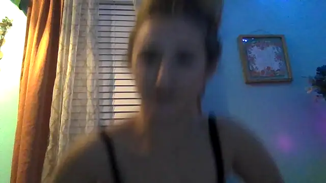 Snapshot of hunybunz69 chatting on 2, 3, 2025 hunybunz69 online show from 2, 3, 2025