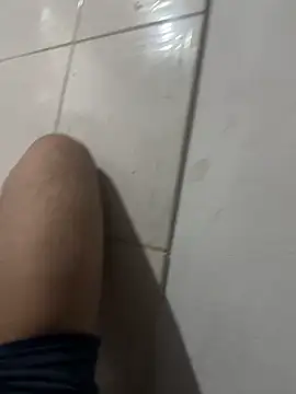 MorenoTatuado011 online show from 23, 11, 2025