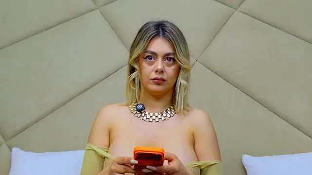 ChloeFrost online show from 5, 5, 2026