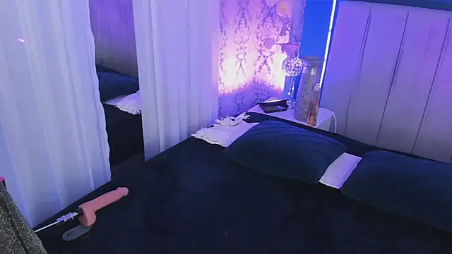 Snapshot of JeanneSabatier chatting on 21, 11, 2025 JeanneSabatier online show from 21, 11, 2025