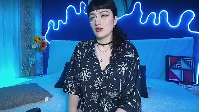 Snapshot of JeanneSabatier chatting on 4, 4, 2026 JeanneSabatier online show from 4, 4, 2026