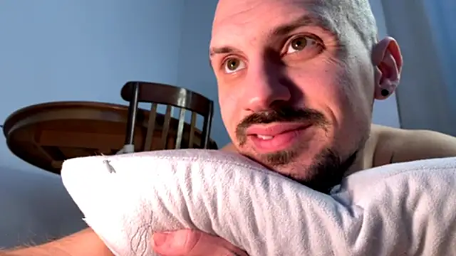 Snapshot of AssHunter4k chatting on 15, 2, 2025 AssHunter4k online show from 15, 2, 2025