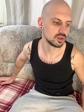 Snapshot of AssHunter4k chatting on 21, 2, 2025 AssHunter4k online show from 21, 2, 2025