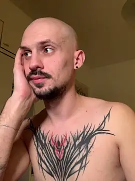 Snapshot of AssHunter4k chatting on 5, 3, 2025 AssHunter4k online show from 5, 3, 2025