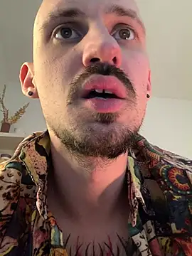 Snapshot of AssHunter4k chatting on 6, 3, 2025 AssHunter4k online show from 6, 3, 2025
