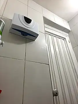 Miia Jazmin online show from 6, 10, 2025