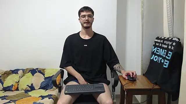 Snapshot of Aleex_Miller chatting on 16, 10, 2025 Aleex Miller online show from 16, 10, 2025