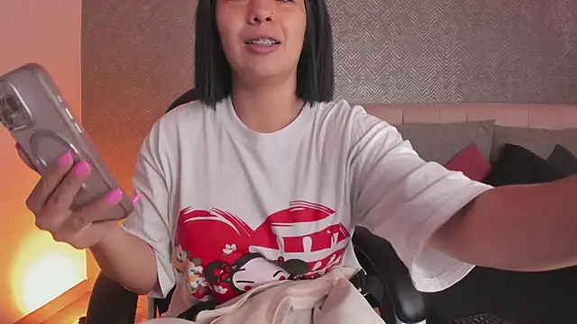 Snapshot of ah_mara_ chatting on 11, 4, 2026 ah mara online show from 11, 4, 2026