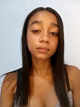 Zoe Sweett18 online show from 4, 5, 2026