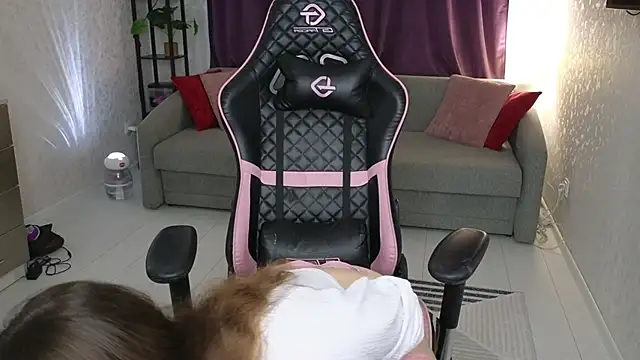 Snapshot of Sweeet_Lilit chatting on 18, 12, 2025 Sweeet Lilit online show from 18, 12, 2025