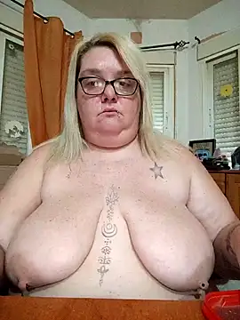 diosacurvy1984 online show from 30, 4, 2026