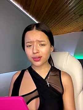 Sofia18 pinkk online show from 3, 12, 2025