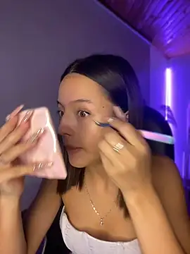Snapshot of Sofia18_pinkk chatting on 27, 5, 2026 Sofia18 pinkk online show from 27, 5, 2026