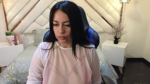 ariannajones online show from 16, 2, 2025