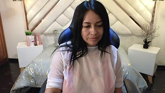 ariannajones online show from 16, 2, 2025