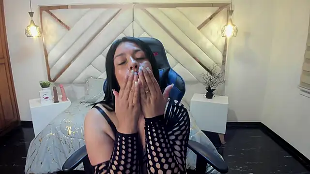ariannajones online show from 18, 2, 2025