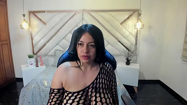 ariannajones online show from 18, 2, 2025