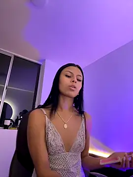 Snapshot of Michell_sr chatting on 9, 10, 2025 Michell sr online show from 9, 10, 2025