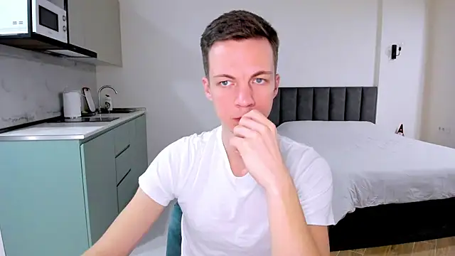 max shy online show from 22, 1, 2025
