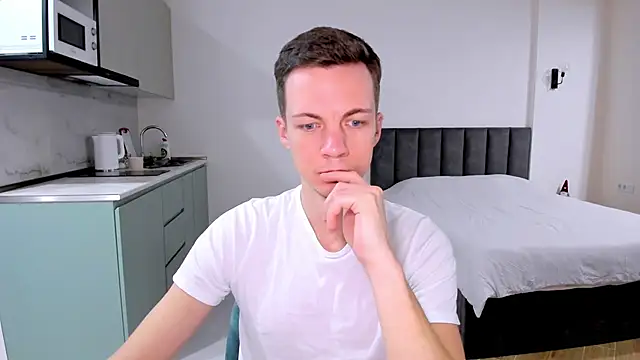 max shy online show from 23, 1, 2025