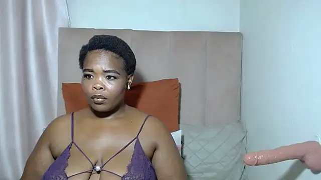 Hazel-nutt online show from 12, 2, 2025