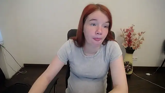 Snapshot of Liana_Ray chatting on 9, 9, 2025 Liana Ray online show from 9, 9, 2025