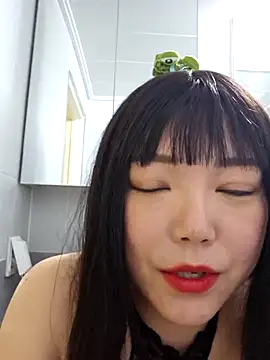 lunahong28 online show from 23, 1, 2025