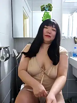lunahong28 online show from 6, 2, 2025