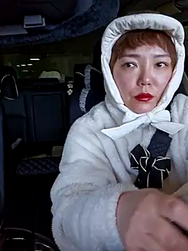 lunahong28 online show from 11, 2, 2025