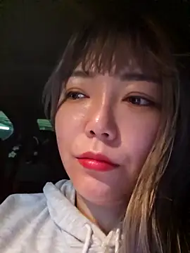Snapshot of lunahong28 chatting on 28, 2, 2025 lunahong28 online show from 28, 2, 2025